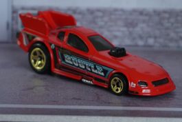 HotWheels `10 Ford Mustang Dragster COOL !!!!!!!!!!!